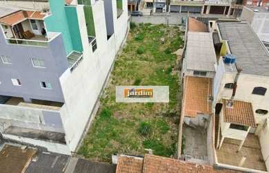 Imagem: O terreno possui 600m² de Área e está localizado em Vila