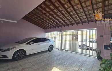 Imagem: A casa possui 3 Dormitórios, 3 Banheiros, 2 Vagas na garagem