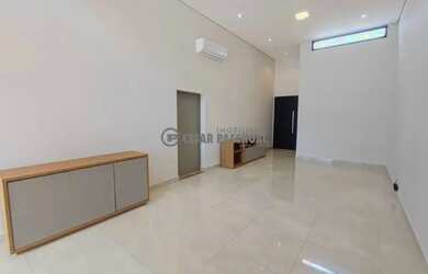 Imagem: A casa em condomínio possui 3 Dormitórios, 4 Banheiros, 2