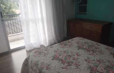 Imagem: O quarto possui Imóvel mobiliado e está localizado em Abranches