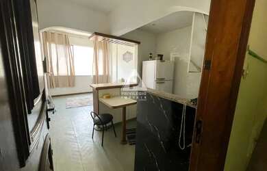 Imagem: O apartamento possui 1 Dormitório, 1 Banheiro, 37m² de Área