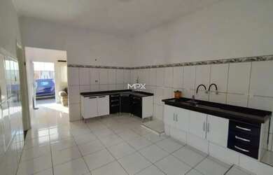 Imagem: A casa possui 2 Dormitórios, 1 Banheiro, 70m² de Área e