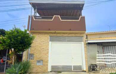 Imagem: A casa possui 2 Dormitórios, 1 Banheiro, 2 Vagas na garagem