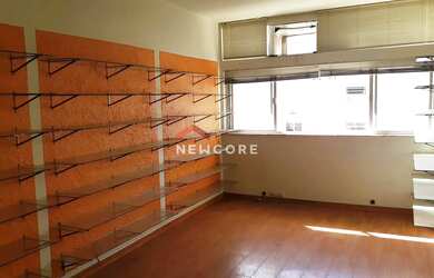 Imagem: O depósito possui 1 Vaga na garagem, 25m² de Área e está