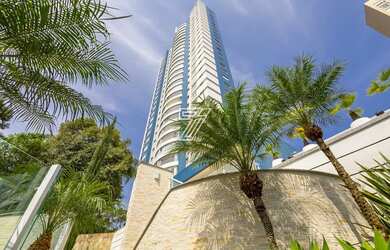 Imagem: O apartamento possui 4 Dormitórios, 5 Banheiros, 2 Vagas na