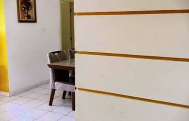 Imagem: O apartamento possui 3 Dormitórios e 2 Banheiros e está localizado