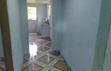 Imagem: A casa possui 2 Dormitórios, 2 Banheiros, 1 Vaga na garagem