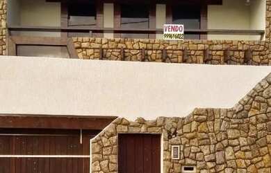 Imagem: A casa possui 3 Dormitórios, 4 Banheiros, 1 Vaga na garagem