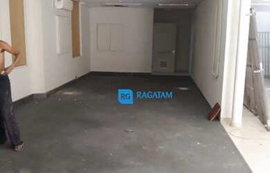 Imagem: O depósito possui 5 Vagas na garagem, 350m² de Área e está