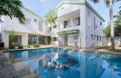 Imagem: A casa possui 5 Dormitórios, 5 Banheiros, 5 Vagas na garagem