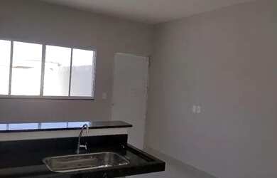 Imagem: A casa à venda possui 2 Dormitórios, 2 Banheiros, 3 Vagas