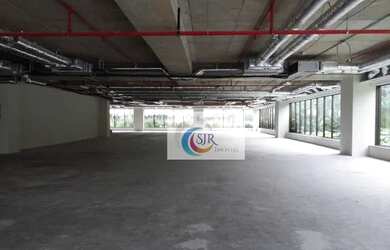 Imagem: O depósito possui 5 Vagas na garagem, 682m² de Área e está