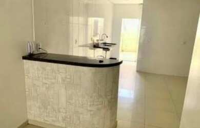 Imagem: A casa possui 3 Dormitórios, 2 Banheiros, 1 Vaga na garagem