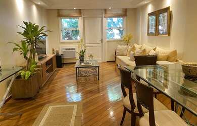 Imagem: A casa em condomínio possui 4 Dormitórios, 5 Banheiros, 2