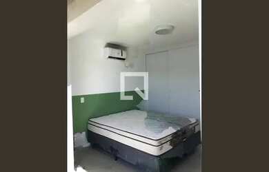 Imagem: O apartamento possui 1 Dormitório, 1 Banheiro, 1 Vaga na garagem