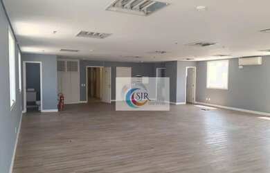 Imagem: O depósito possui 4 Vagas na garagem e 140m² de Área e está