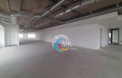 Imagem: O depósito possui 5 Vagas na garagem, 225m² de Área e está