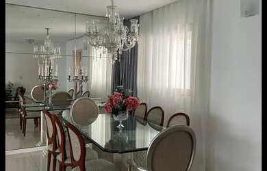 Imagem: A casa possui 3 Dormitórios, 3 Banheiros, 2 Vagas na garagem