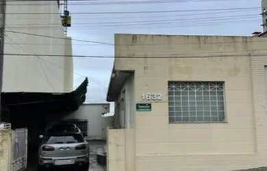 Imagem: A kitnet possui 1 Dormitório, 1 Banheiro, 1 Vaga na garagem