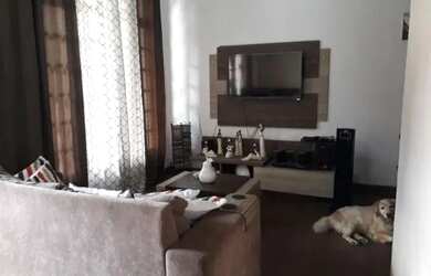 Imagem: A casa possui 2 Dormitórios, 1 Banheiro, 58m² de Área e