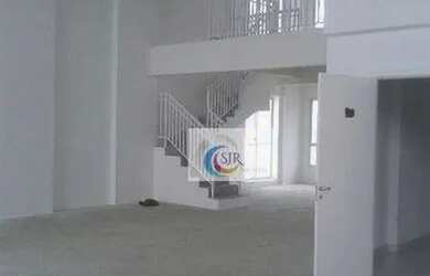 Imagem: O depósito possui 1 Vaga na garagem, 340m² de Área e está