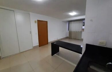 Imagem: O apartamento possui 2 Dormitórios, 1 Banheiro, 2 Vagas na