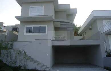 Imagem: A casa em condomínio possui 3 Dormitórios, 4 Banheiros, 4