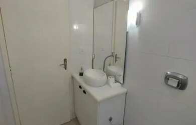 Imagem: O apartamento possui 3 Dormitórios, 1 Banheiro, 1 Vaga na garagem