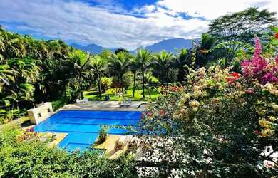 Imagem: A casa em condomínio possui 5 Dormitórios, 5 Banheiros, 5
