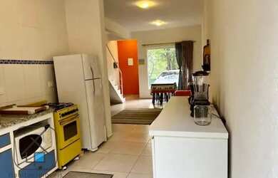 Imagem: A casa possui 2 Dormitórios, 1 Banheiro, 1 Vaga na garagem