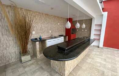 Imagem: A casa em condomínio possui 3 Dormitórios, 1 Banheiro, 2 Vagas