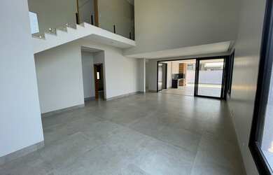 Imagem: A casa em condomínio possui 5 Dormitórios, 5 Banheiros, 4