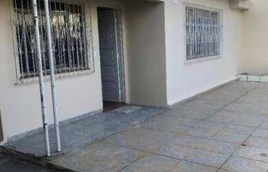 Imagem: A casa possui 3 Dormitórios, 3 Banheiros, 3 Vagas na garagem