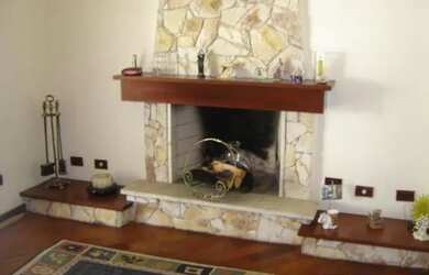 Imagem: A casa em condomínio possui 2 Dormitórios, 4 Banheiros, 2