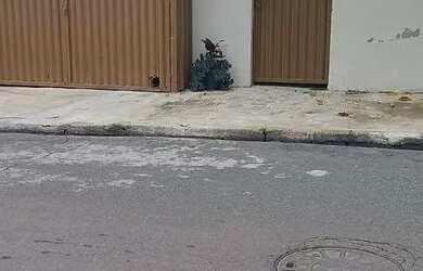 Imagem: A casa possui 2 Dormitórios, 2 Banheiros, 1 Vaga na garagem