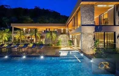 Imagem: A casa em condomínio possui 5 Dormitórios, 5 Banheiros, 5