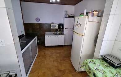 Imagem: A casa possui 2 Dormitórios, 1 Banheiro, 1 Vaga na garagem