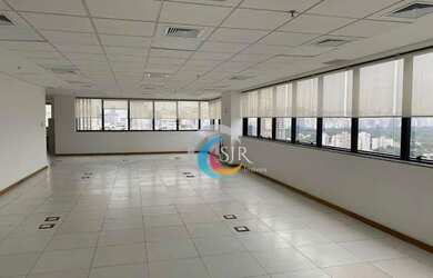 Imagem: O depósito possui 5 Vagas na garagem, 400m² de Área e está