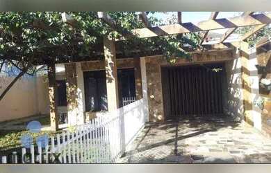 Imagem: A casa em condomínio possui 4 Dormitórios, 2 Banheiros, 3