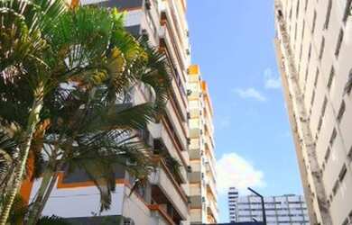 Imagem: O apartamento possui 1 Dormitório, 1 Banheiro, 1 Vaga na garagem