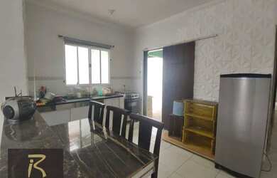 Imagem 7: Oportunidade casa 2 dorm 1 suite com cozinha americana espaço amplo com uma área com espaç