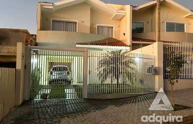 Imagem: A casa possui 3 Dormitórios, 3 Banheiros, 2 Vagas na garagem