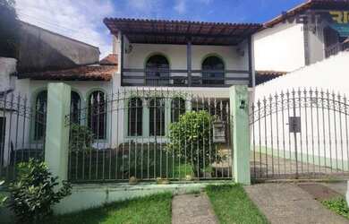 Imagem: A casa em condomínio possui 3 Dormitórios, 4 Banheiros, 3