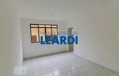 Imagem: O apartamento possui 1 Dormitório, 1 Banheiro, 40m² de Área