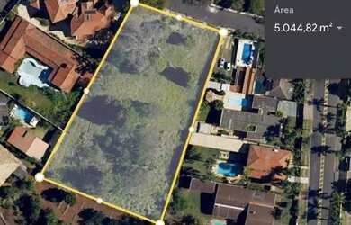 Imagem: O terreno possui 5.044m² de Área e está localizado em Parque