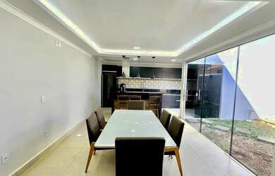 Imagem: A casa em condomínio possui 3 Dormitórios, 2 Banheiros, 2