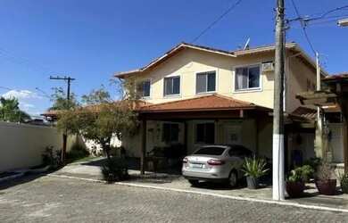 Imagem: A casa possui 3 Dormitórios, 3 Banheiros, 2 Vagas na garagem