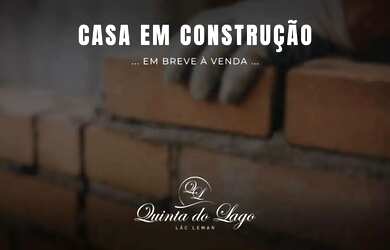 Imagem: A casa em condomínio possui 3 Dormitórios, 4 Banheiros, 2