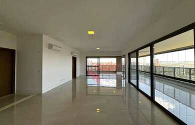 Imagem: O apartamento possui 4 Dormitórios, 5 Banheiros, 5 Vagas na