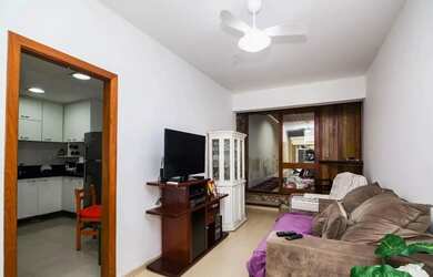 Imagem: A casa possui 4 Dormitórios, 5 Banheiros, 3 Vagas na garagem